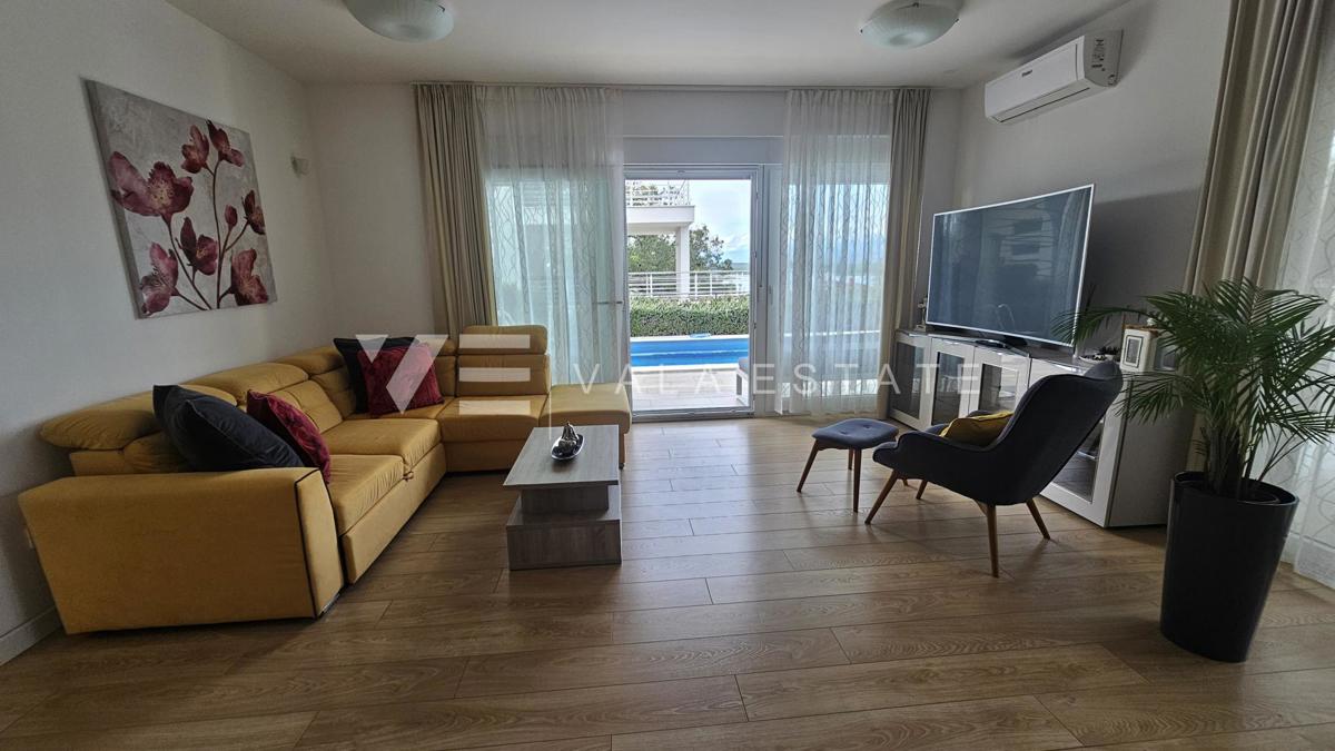 ELEGANTE VILLA MODERNA CON PISCINA E VISTA MARE