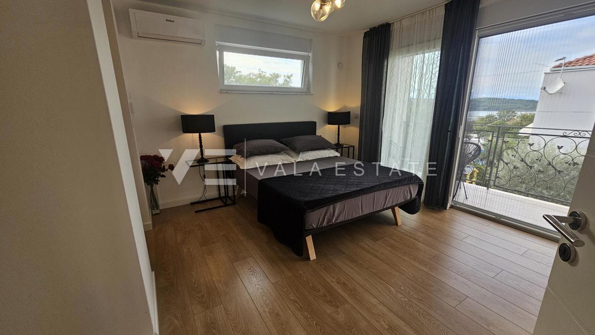 ELEGANTE VILLA MODERNA CON PISCINA E VISTA MARE