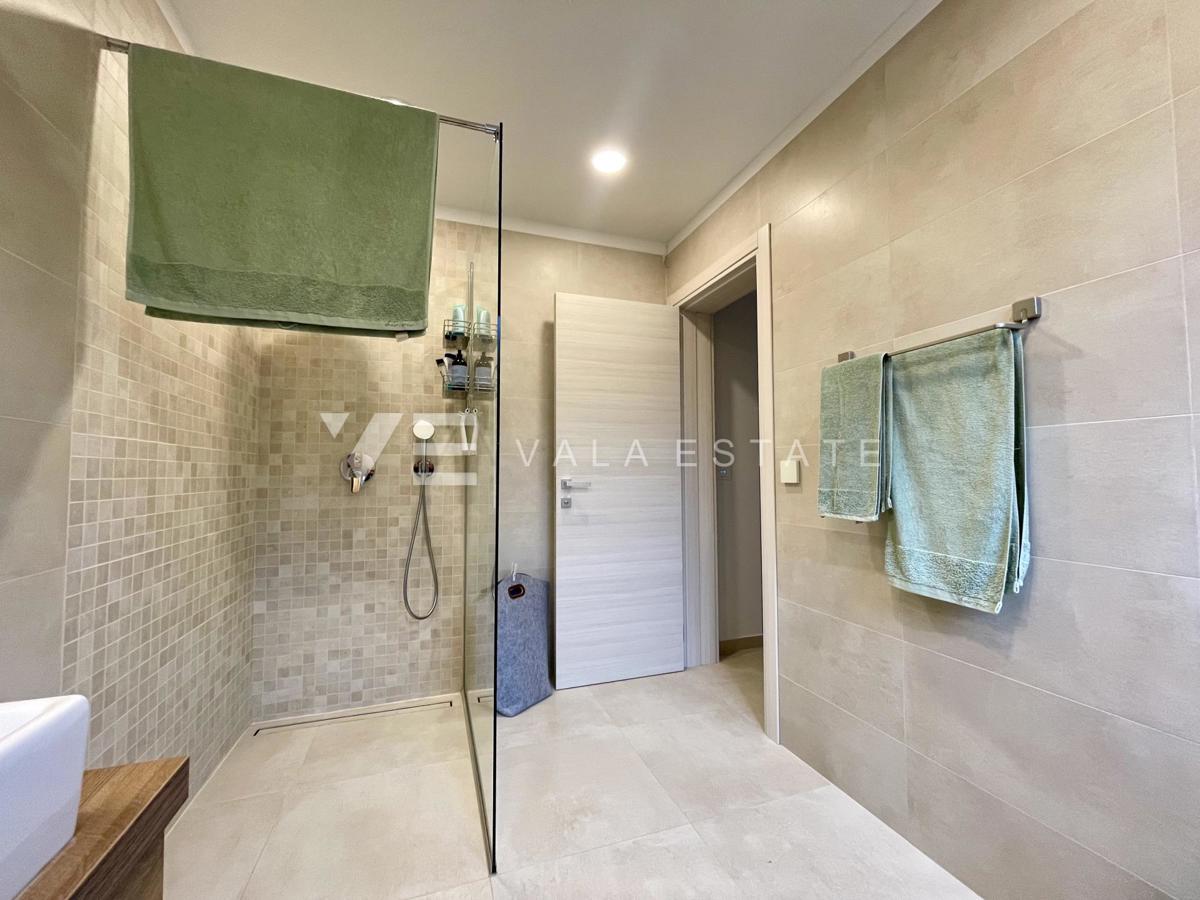 APPARTAMENTO DI LUSSO CON VISTA MARE IN POSIZIONE ATTRAENTE