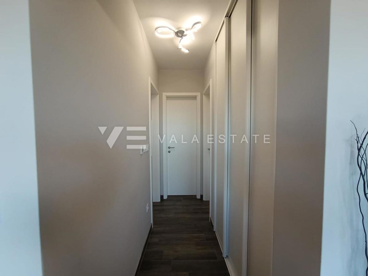 TWO-BEDROOM APARTMENT NEAR THE SEA AND THE CENTER