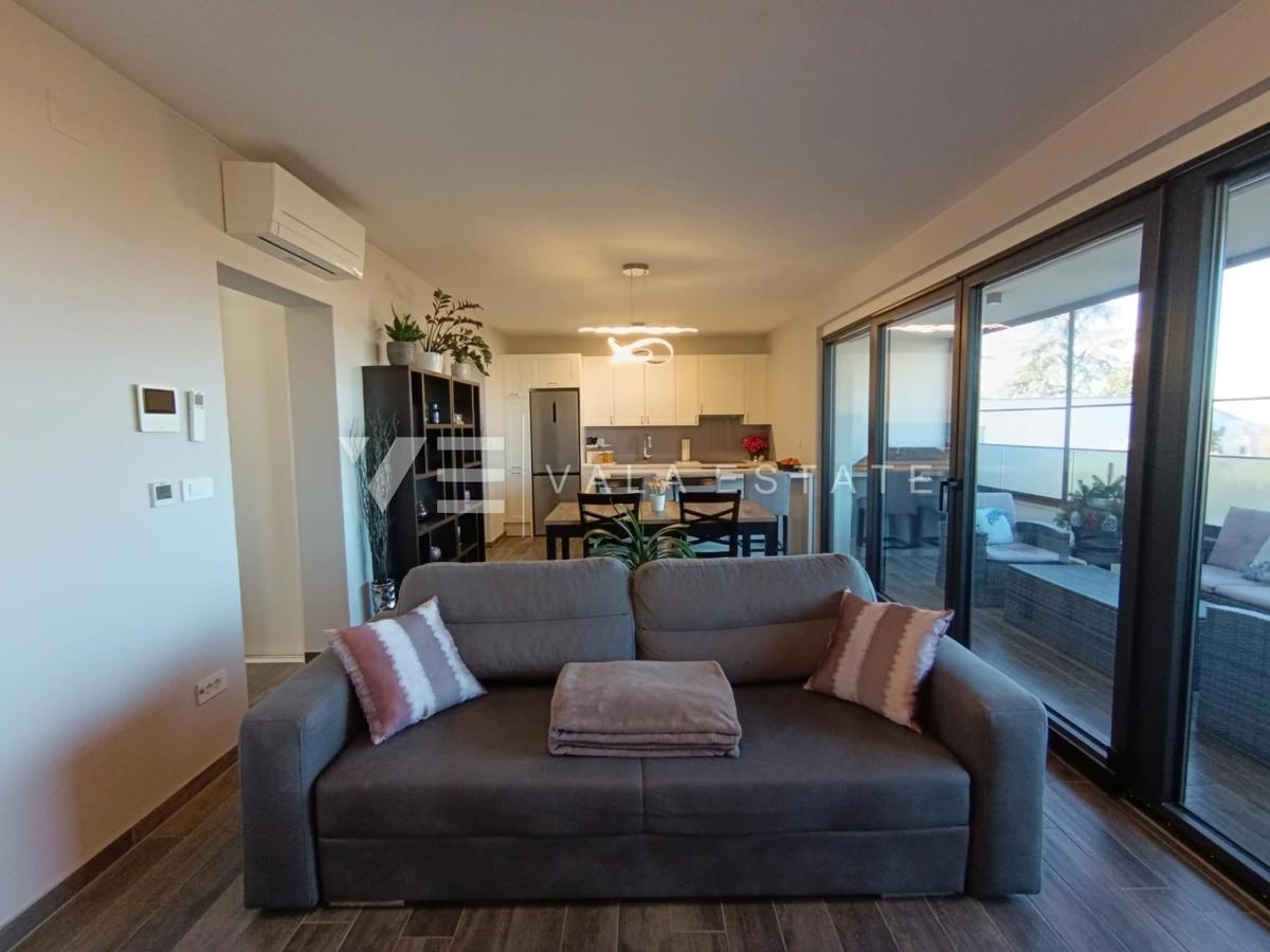 TWO-BEDROOM APARTMENT NEAR THE SEA AND THE CENTER