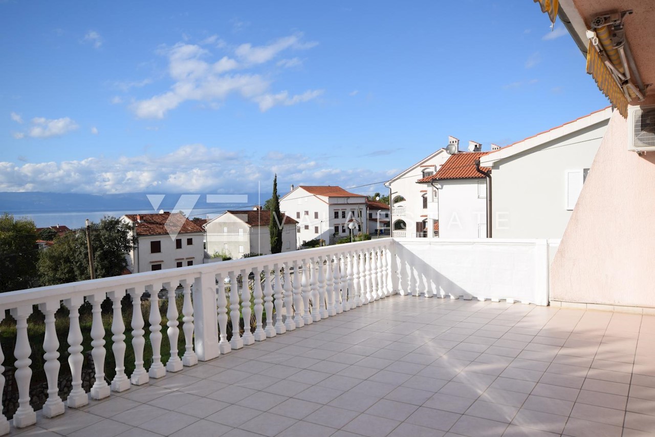 CASA DOPPIA VICINO DEL MARE E CENTRO DI MALINSKA