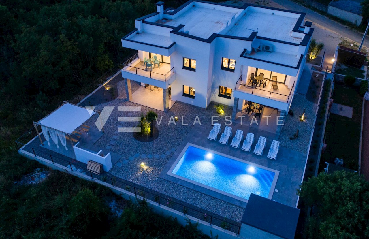 BELLEISSIMA NUOVA VILLA IN POSIZIONE TRANQUILLA CON VISTA SUL MARE