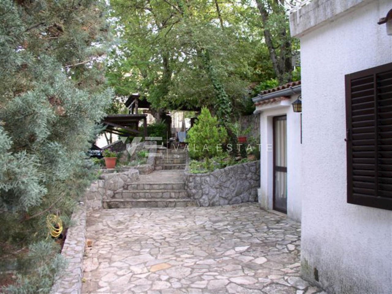 CASA VICINA AL MARE CON UN GRANDE GIARDINO