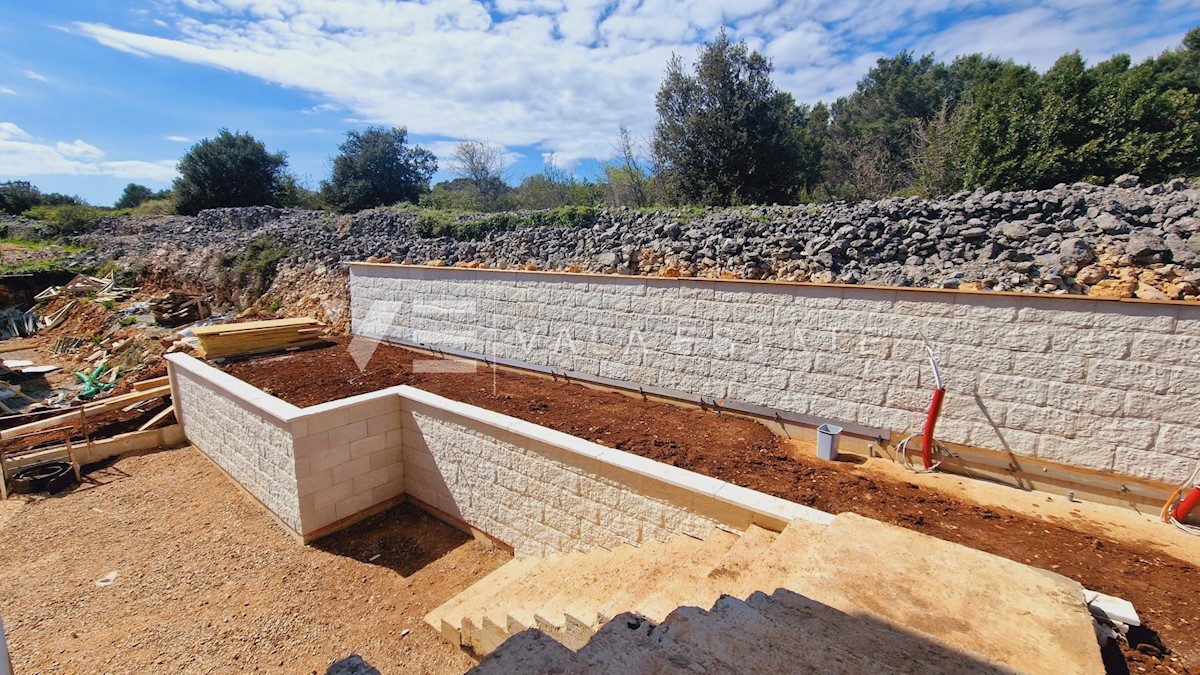 APPARTAMENTO ESCLUSIVO IN VILLA NUOVA CON PISCINA PROPRIA