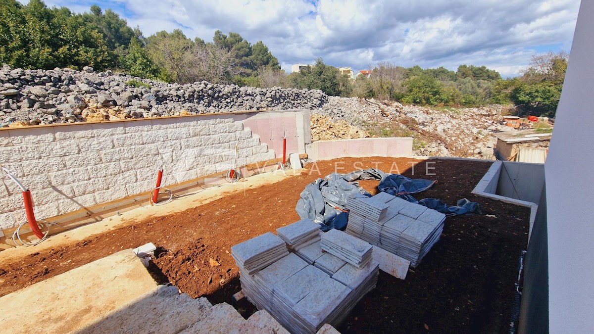 APPARTAMENTO ESCLUSIVO IN VILLA NUOVA CON PISCINA PROPRIA