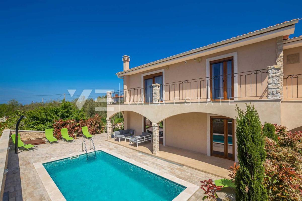  CASA INDIPENDENTE CON DUE APPARTAMENTI E DUE PISCINE