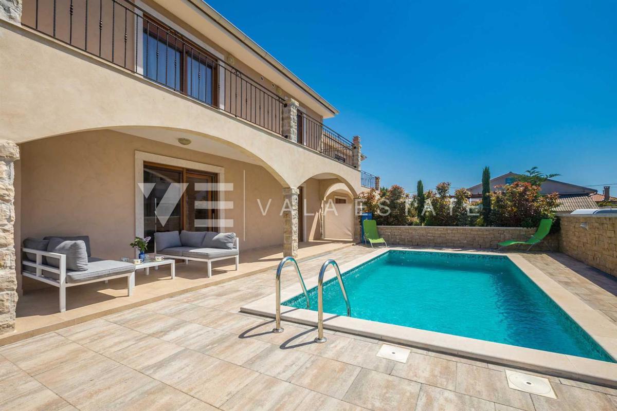  CASA INDIPENDENTE CON DUE APPARTAMENTI E DUE PISCINE