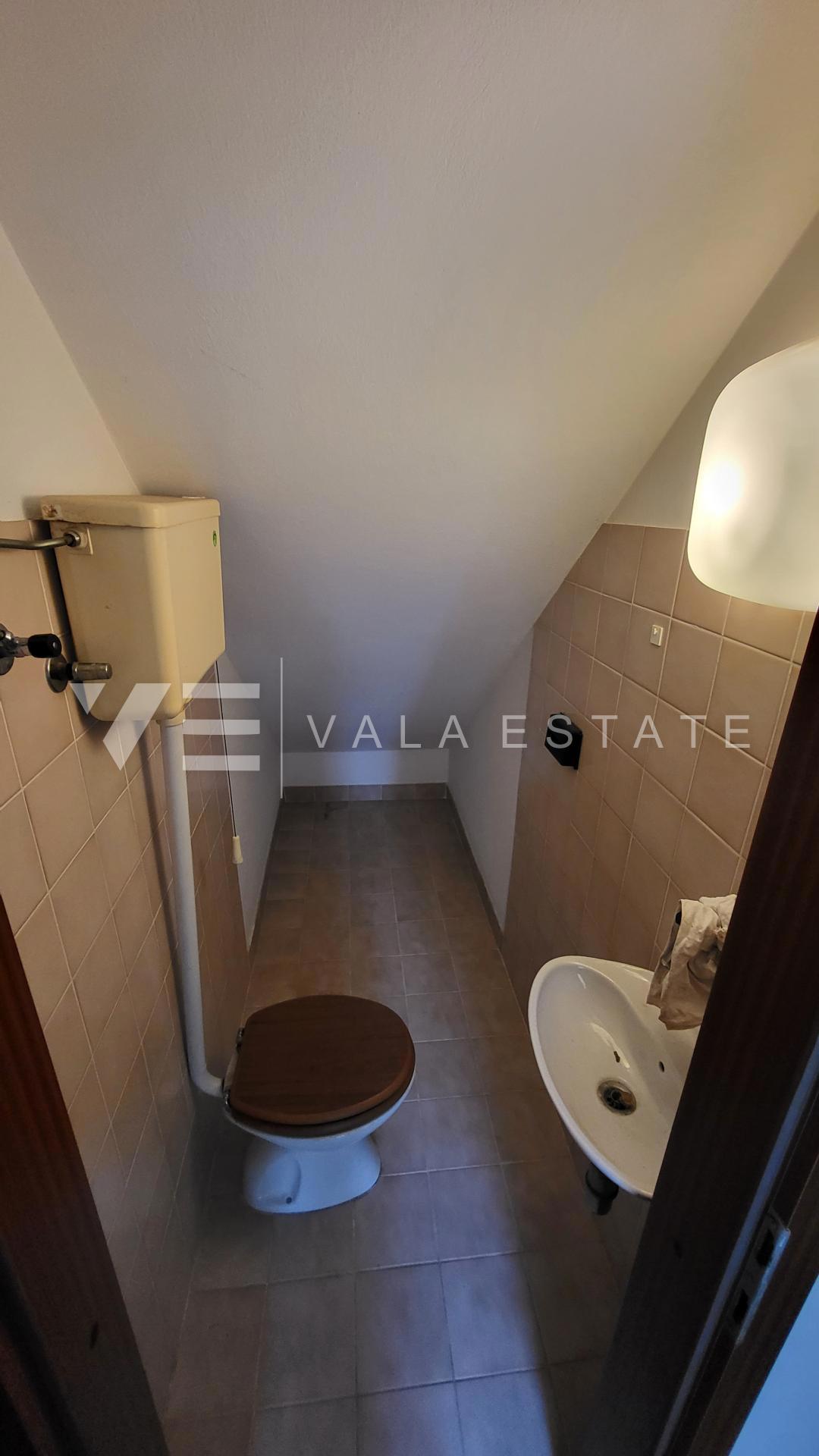 CASA DA RISTRUTTURARE IN OTTIMA POSIZIONE
