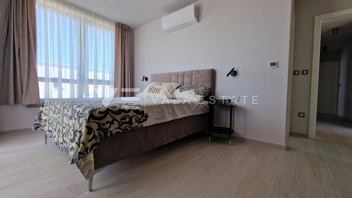 VILLA MODERNA CON PISCINA E VISTA MARE