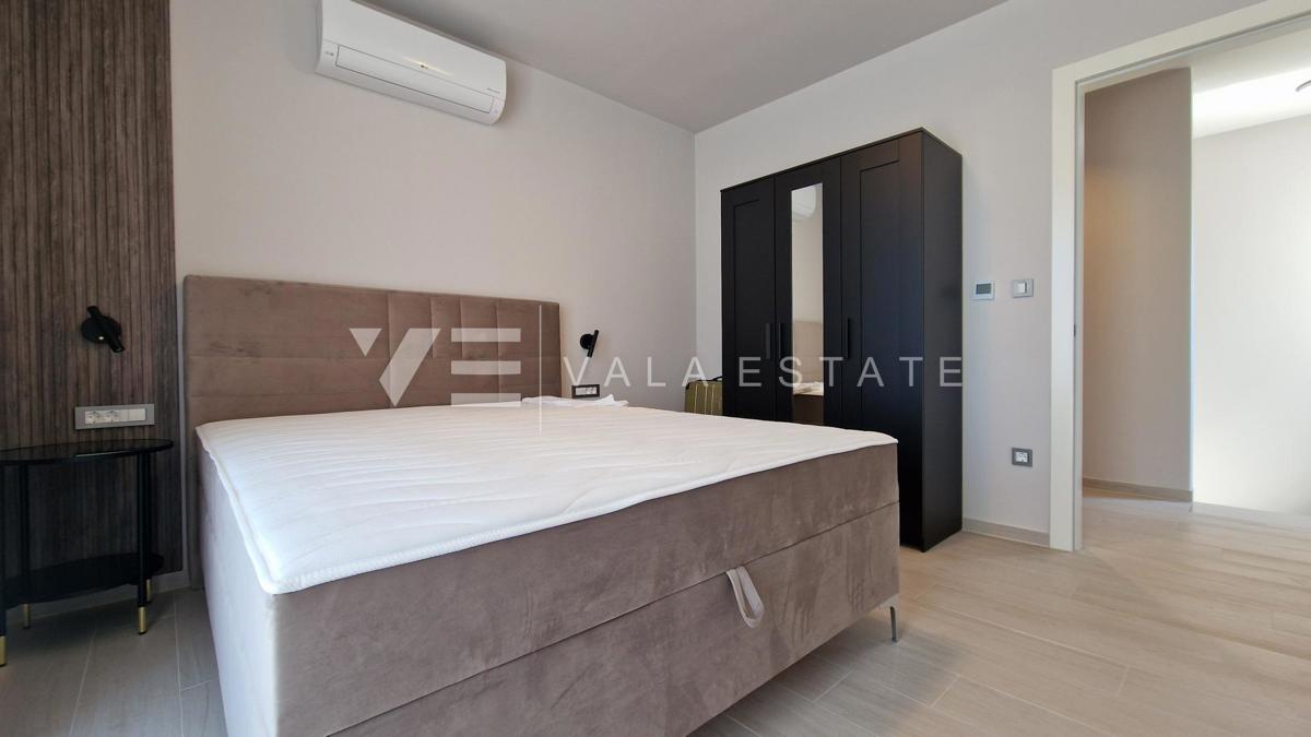 VILLA MODERNA CON PISCINA E VISTA MARE