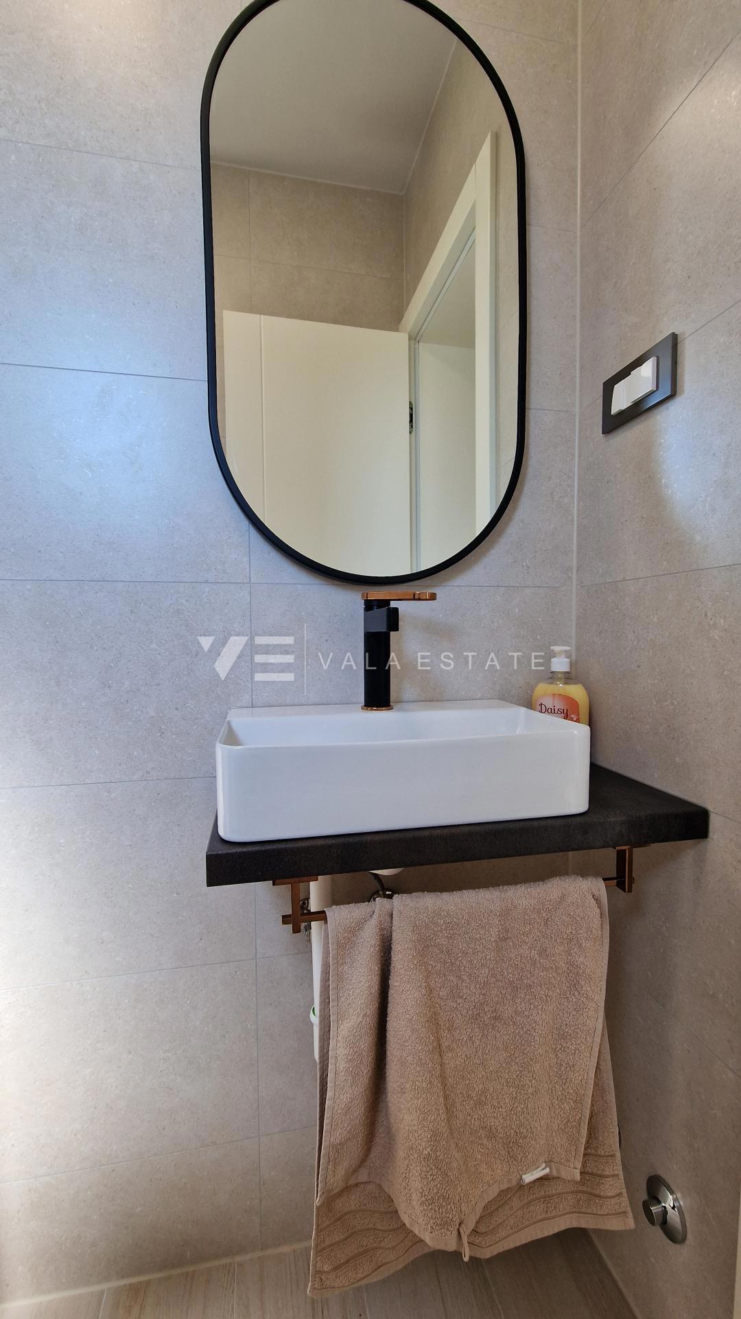 VILLA MODERNA CON PISCINA E VISTA MARE