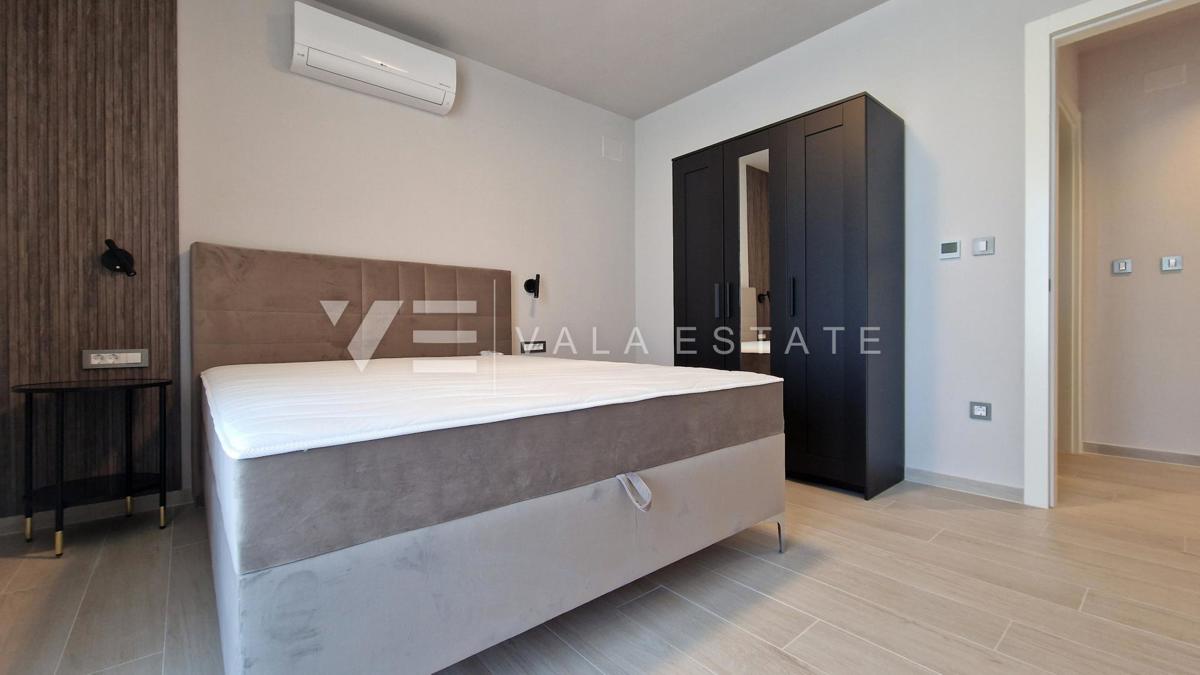 VILLA MODERNA CON PISCINA E VISTA MARE