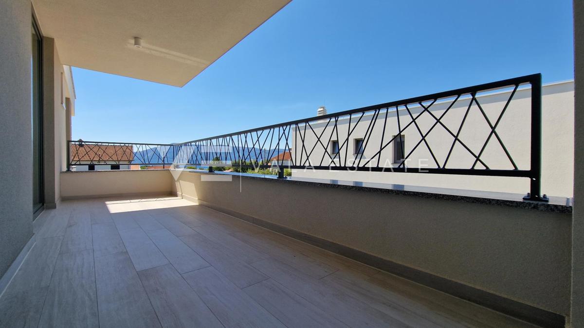 VILLA MODERNA CON PISCINA E VISTA MARE