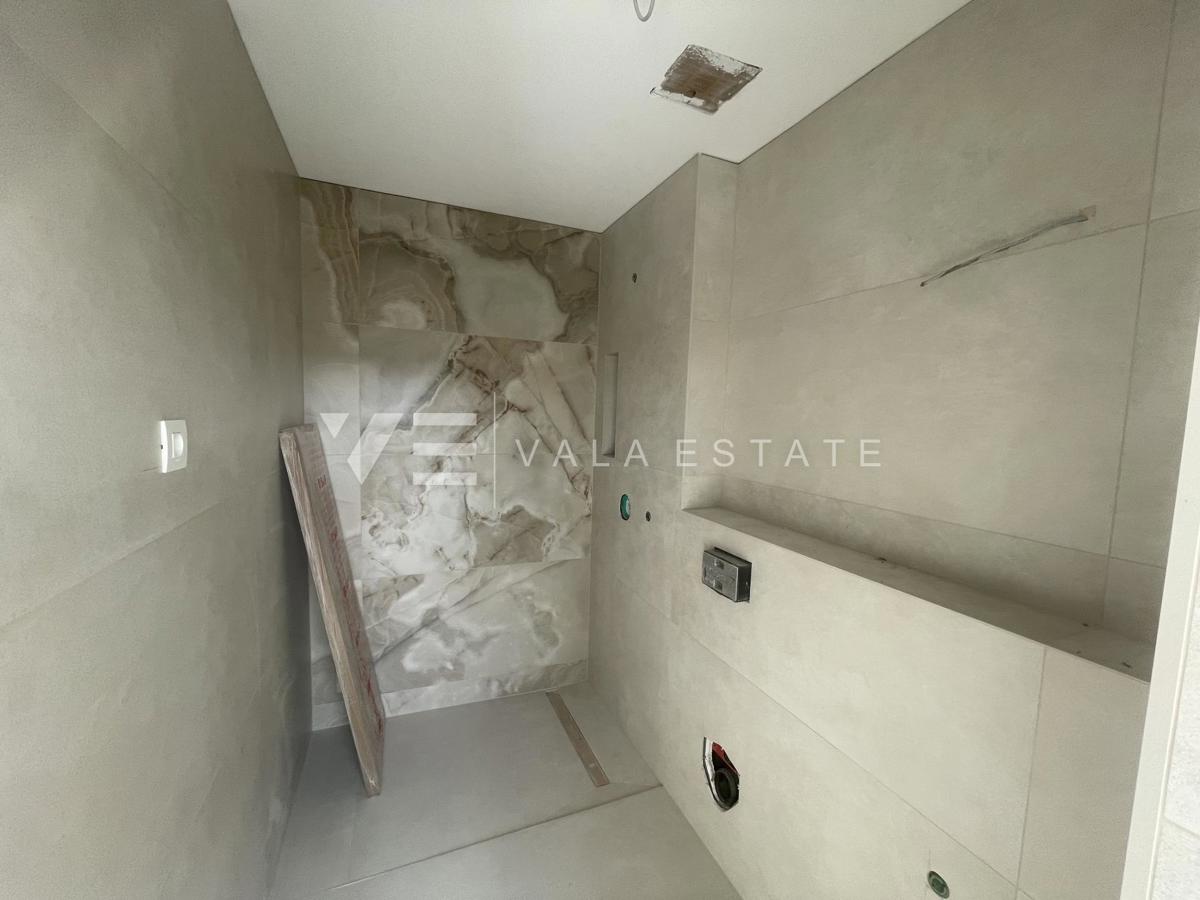 APPARTAMENTO SU DUE PIANI IN NUOVA COSTRUZIONE IN POSIZIONE ATTRAENTE