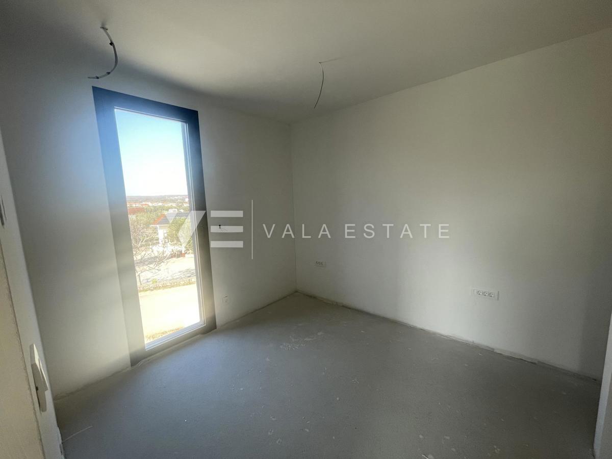 APPARTAMENTO SU DUE PIANI IN NUOVA COSTRUZIONE IN POSIZIONE ATTRAENTE