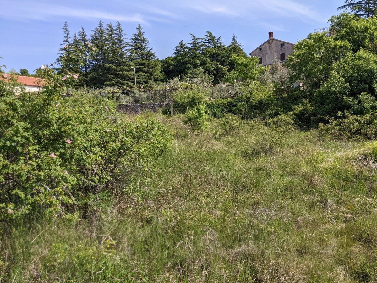 Labin, terreno con licenza edilizia, vista mare