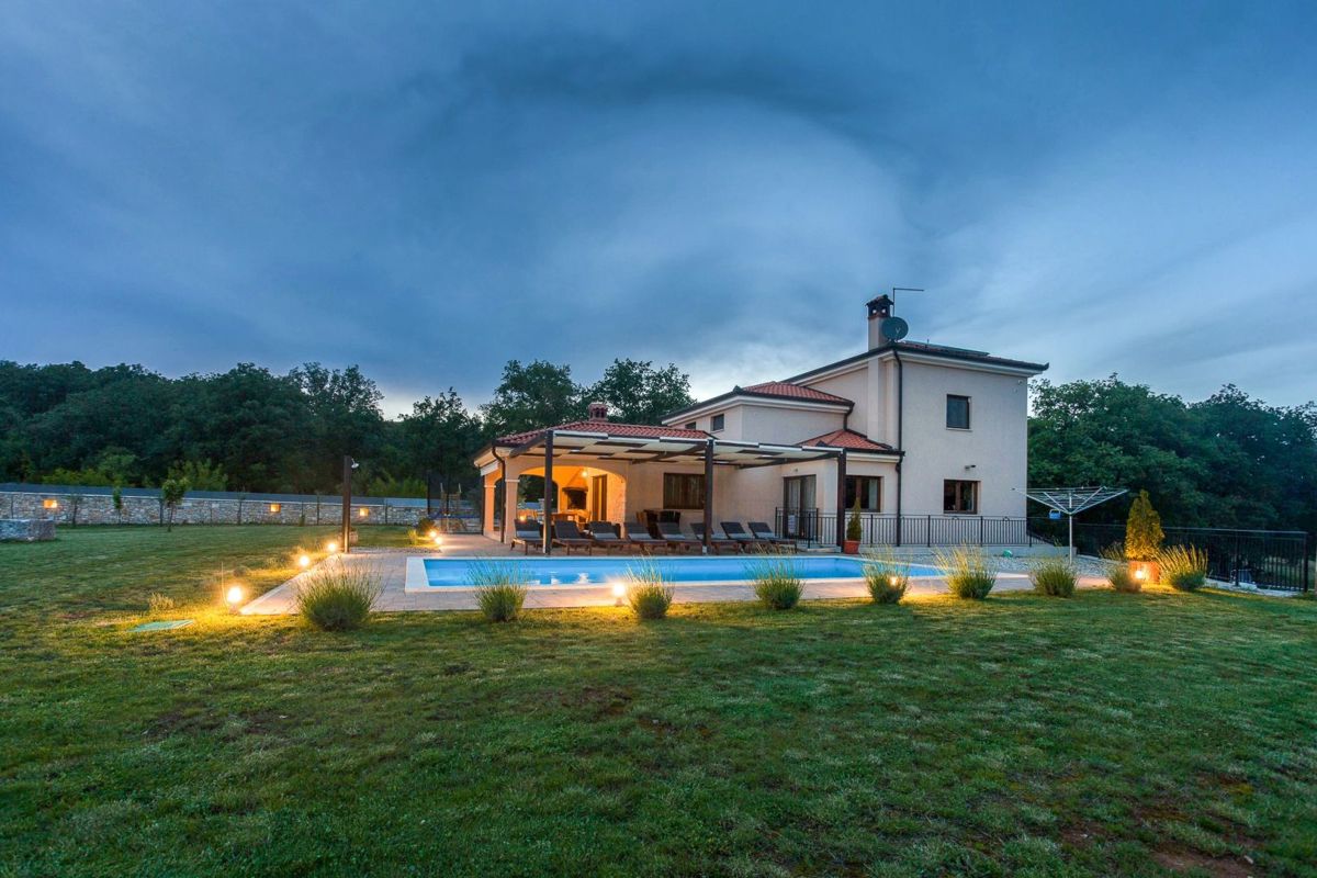 Villa di lusso con piscina, vicino a Rovigno