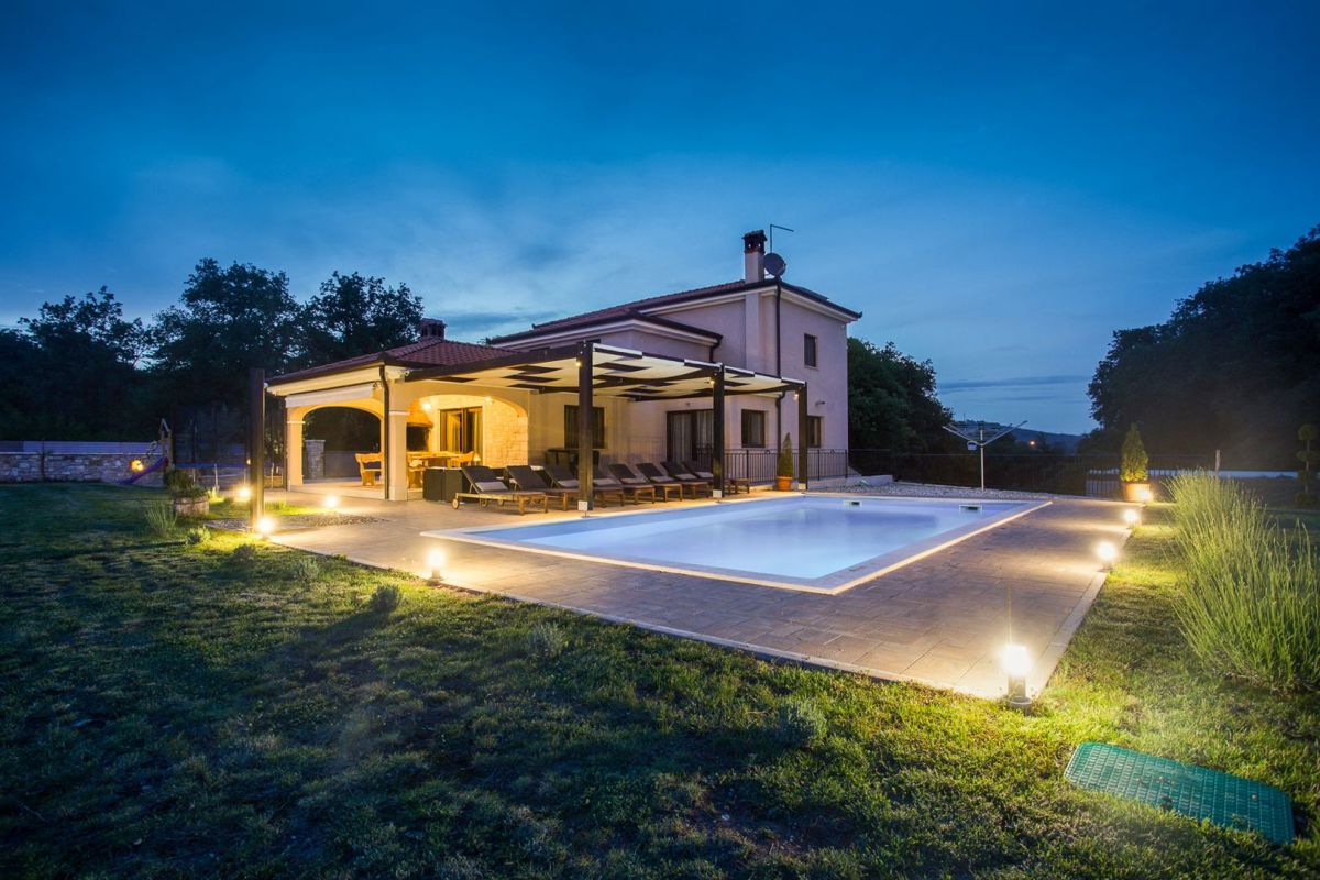 Villa di lusso con piscina, vicino a Rovigno