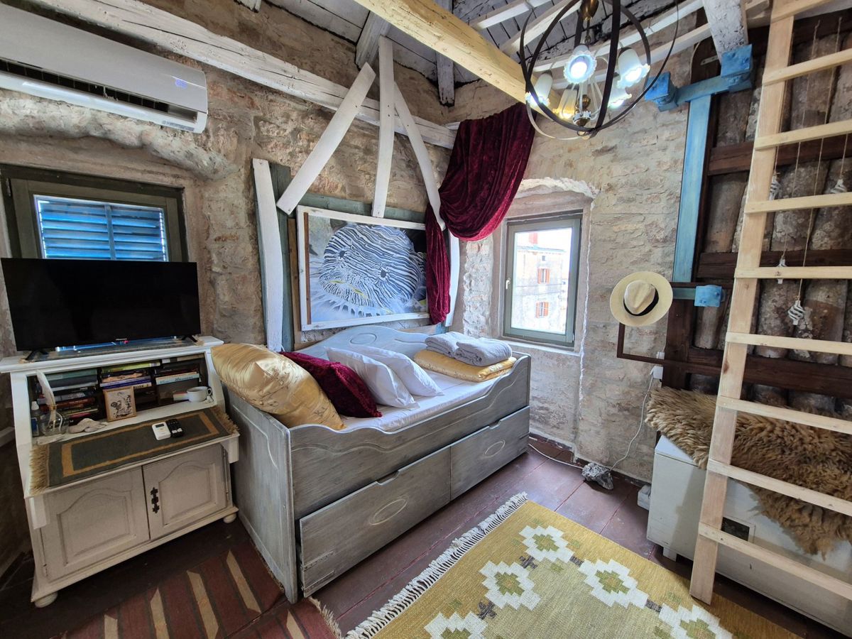 Bella casa bifamiliare in pietra, vicino a Marčana