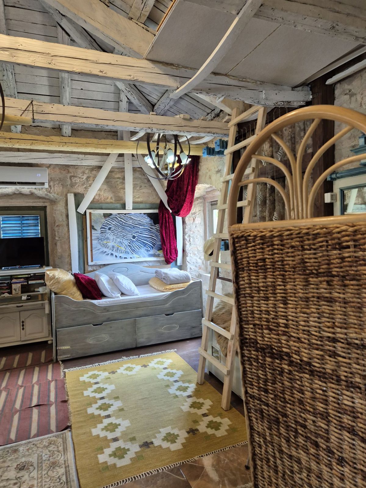 Bella casa bifamiliare in pietra, vicino a Marčana