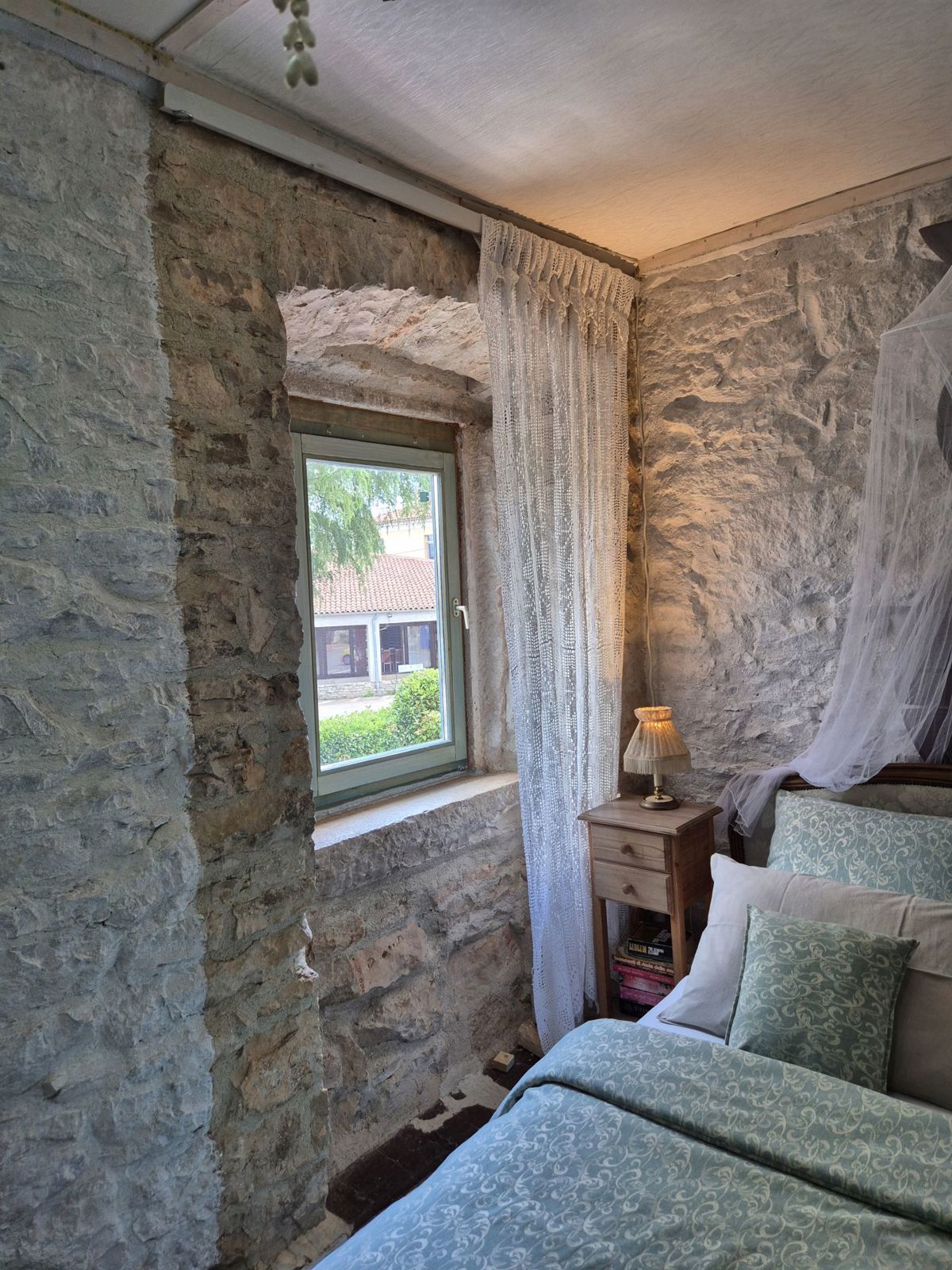Bella casa bifamiliare in pietra, vicino a Marčana