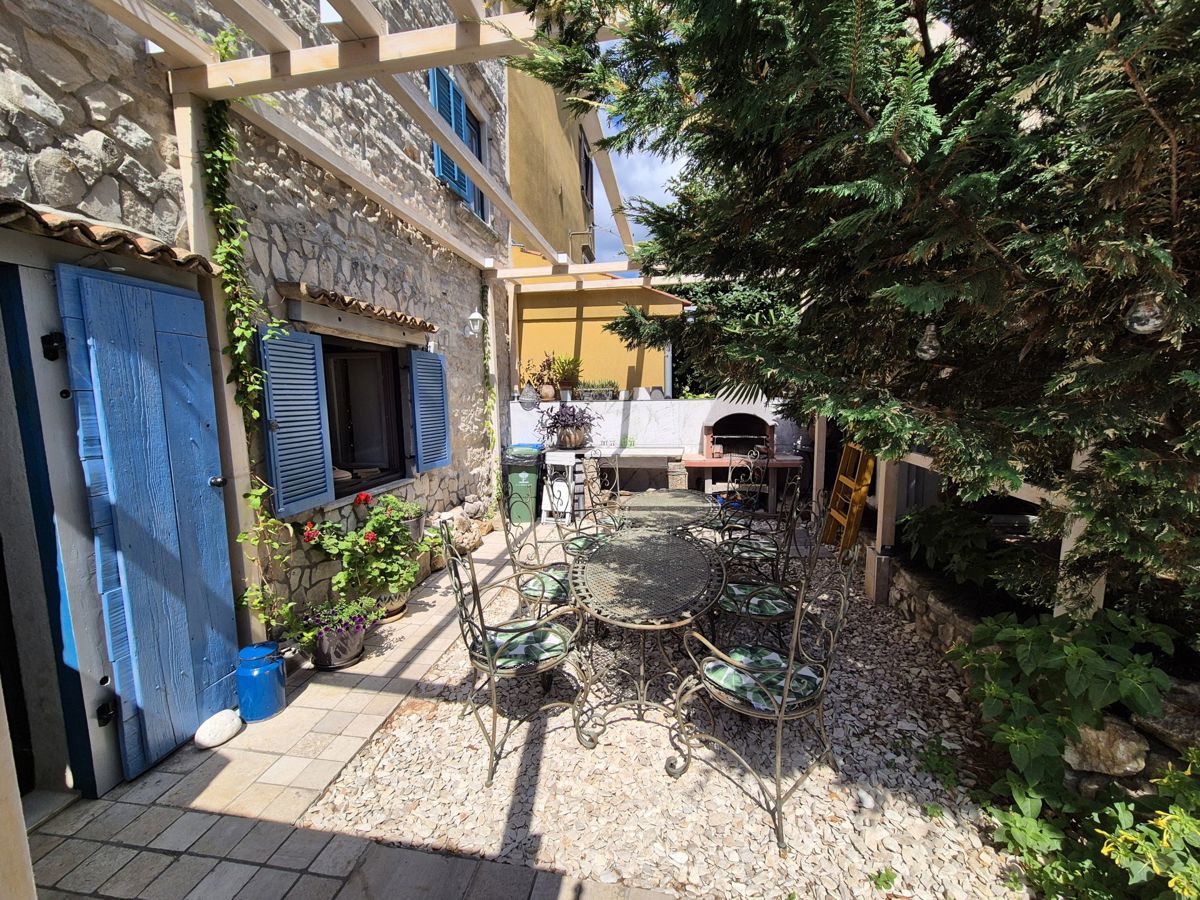 Bella casa bifamiliare in pietra, vicino a Marčana