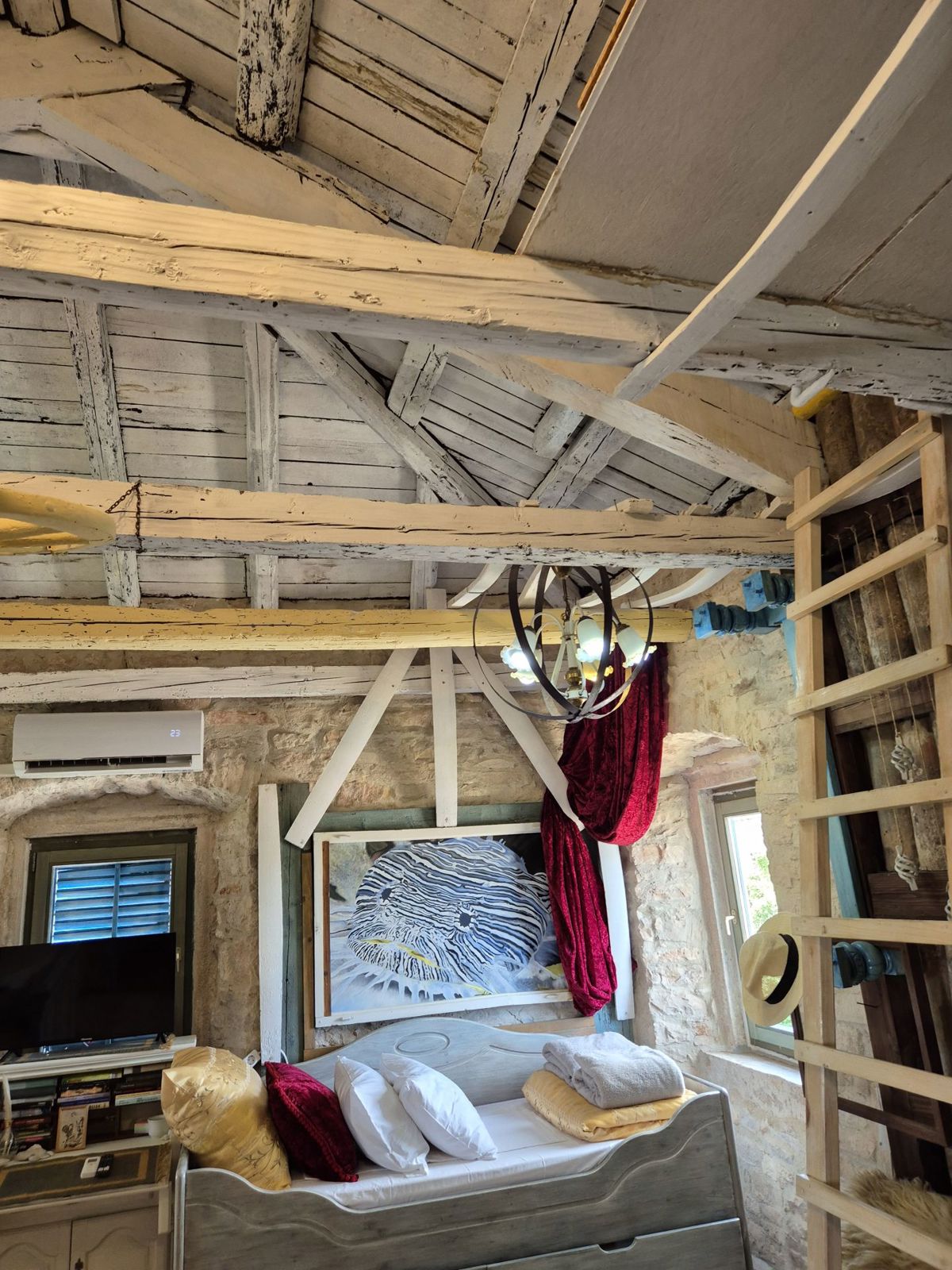 Bella casa bifamiliare in pietra, vicino a Marčana