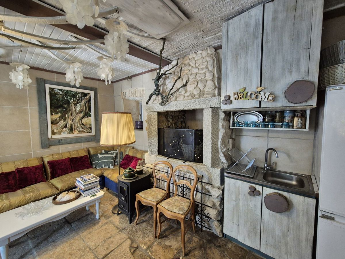 Bella casa bifamiliare in pietra, vicino a Marčana