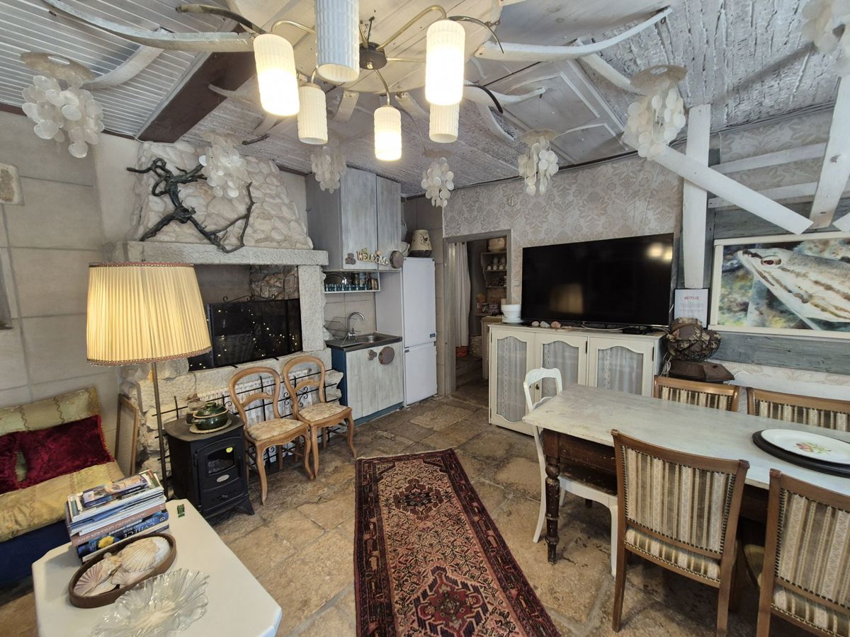 Bella casa bifamiliare in pietra, vicino a Marčana