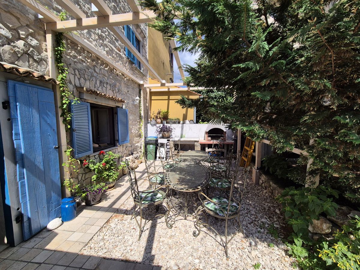 Bella casa bifamiliare in pietra, vicino a Marčana