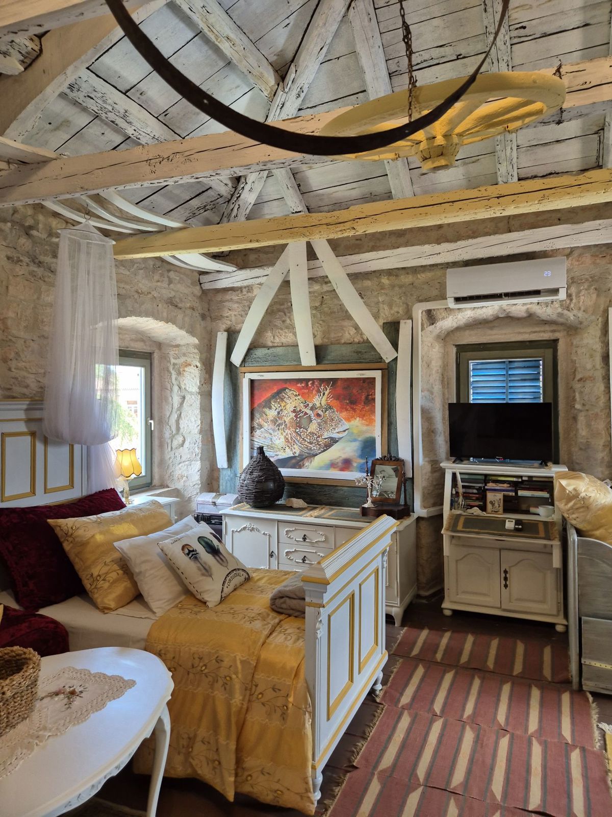 Bella casa bifamiliare in pietra, vicino a Marčana