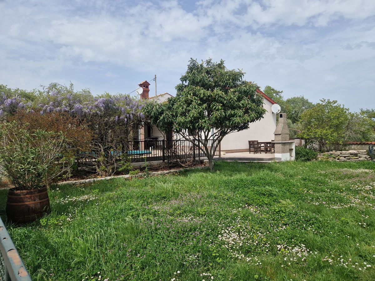 Istria, Marčana, casa in pietra ristrutturata con piscina