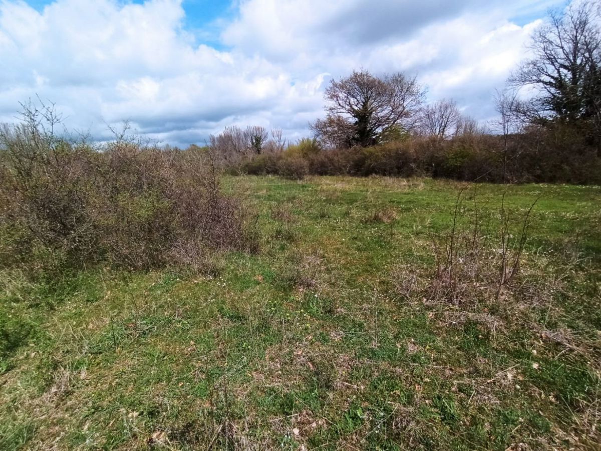 Terreno edificabile di 970 m2, vicino a Marzana