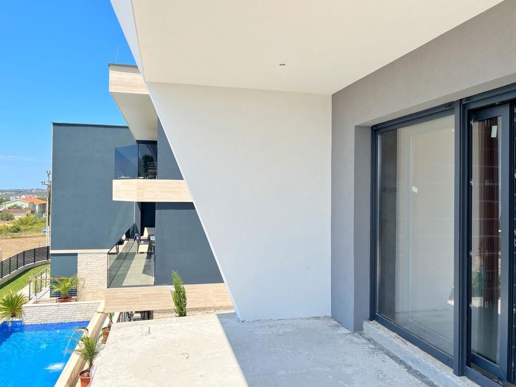 Casa moderna con piscina e vista mare in fase Rohbau, Medulin