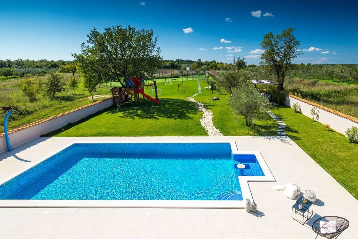 Casa in pietra con piscina e area benessere, vicino a Marčana