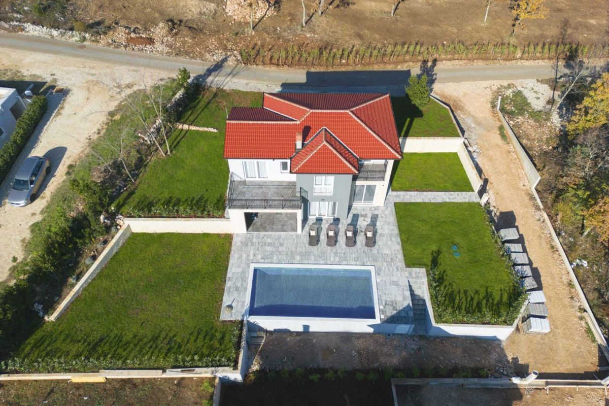 Nuova costruzione con piscina e vista panoramica, zona Labin