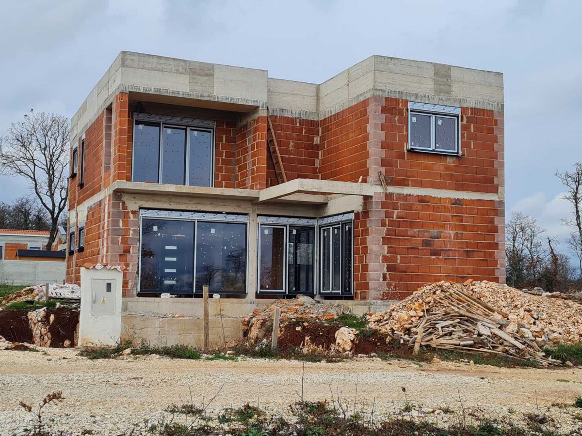 Casa in costruzione con piscina e vista mare, vicino a Marčana