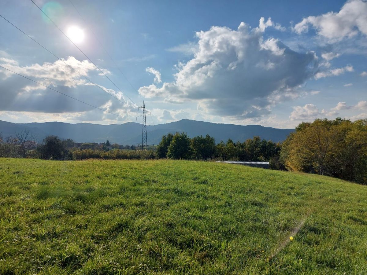 Terreno edificabile con vista sul lago e Montona