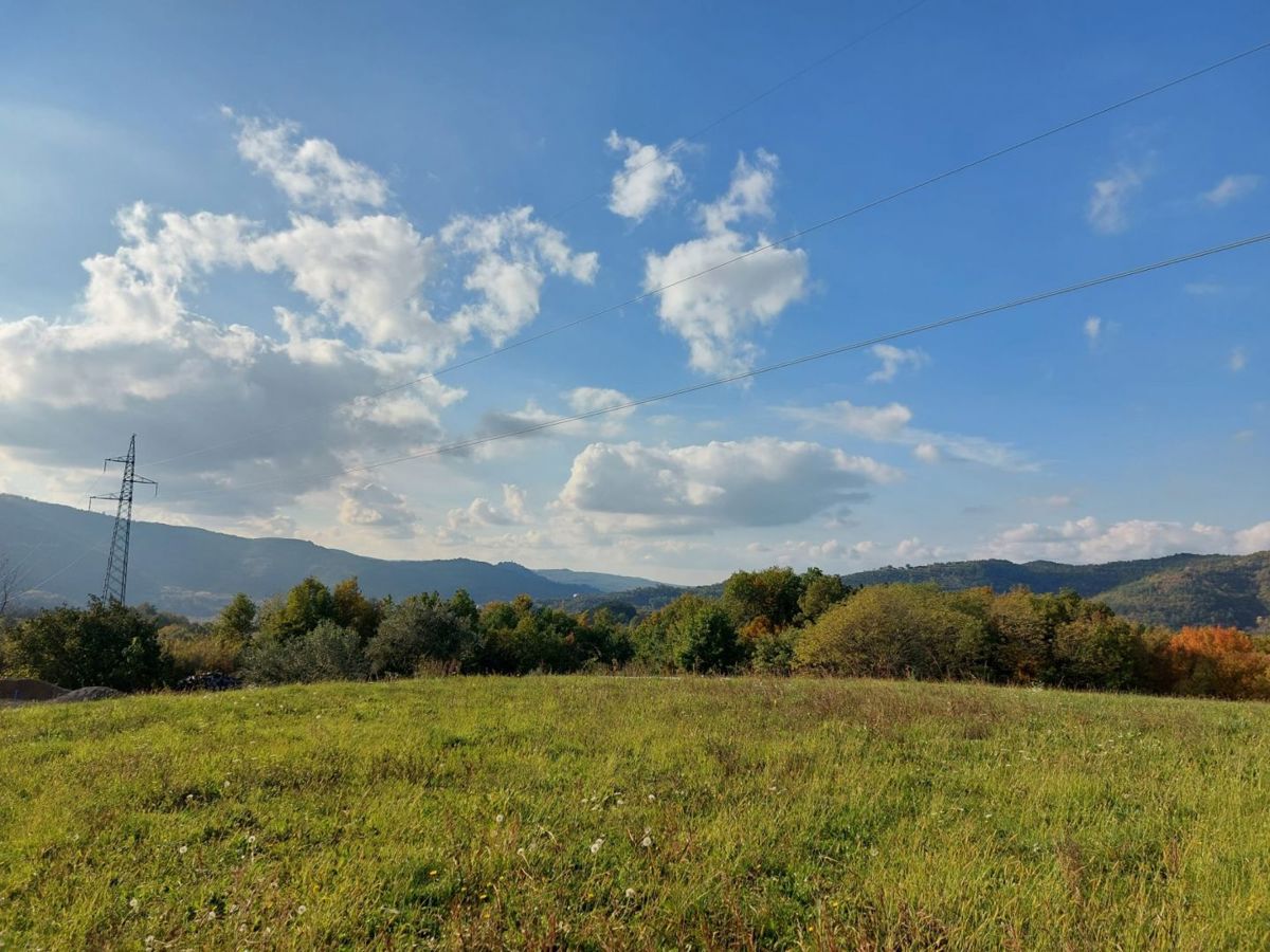 Terreno edificabile con vista sul lago e Montona