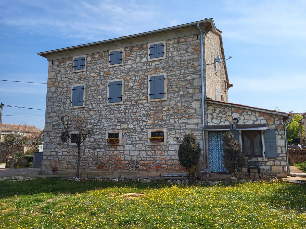 Casa istriana adattata con giardino, Parenzo