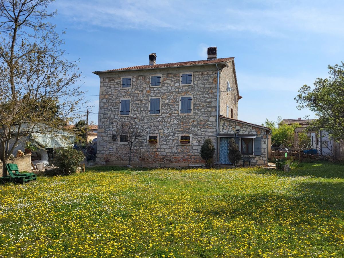 Casa istriana adattata con giardino, Parenzo