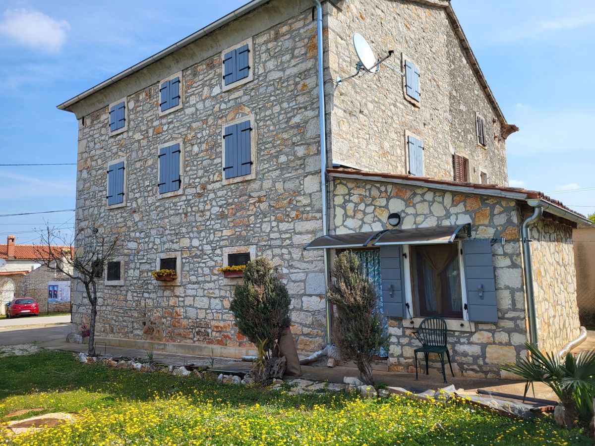 Casa istriana adattata con giardino, Parenzo