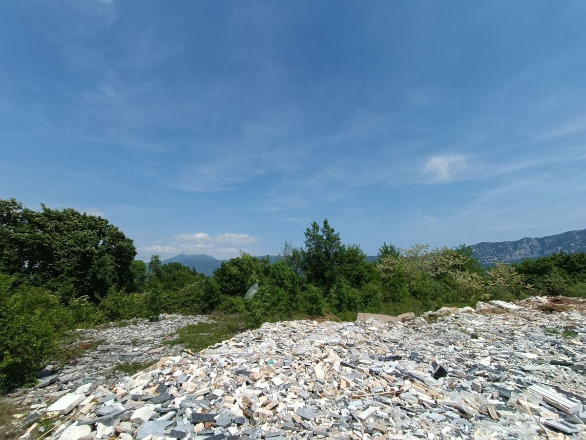 Terreno ideale per un capannone di produzione di 3000m2