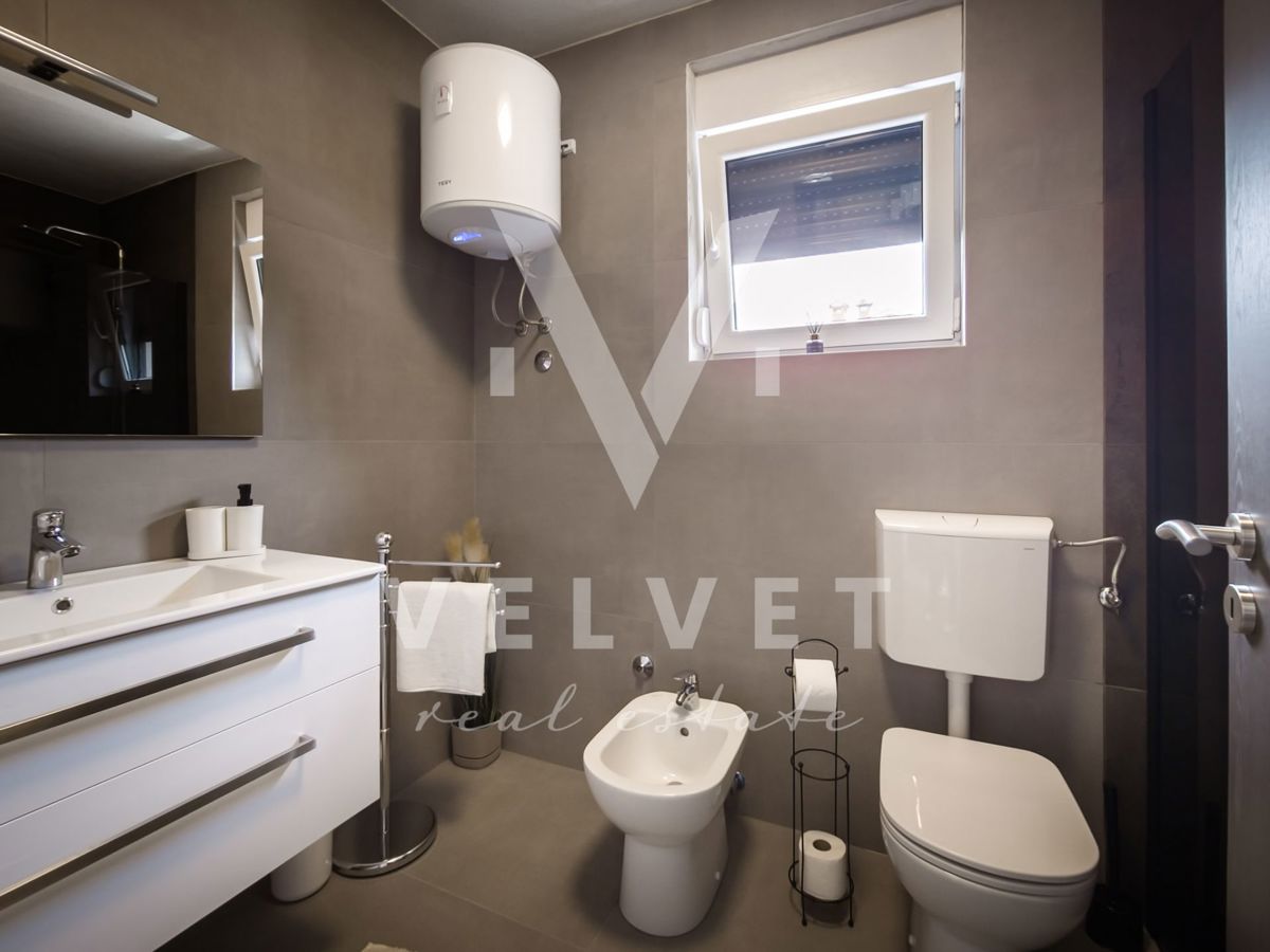 Labin, Istria, casa di nuova costruzione con piscina
