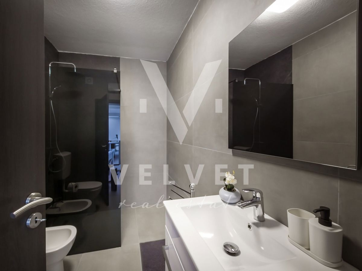 Labin, Istria, casa di nuova costruzione con piscina