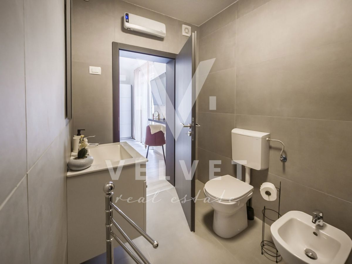 Labin, Istria, casa di nuova costruzione con piscina