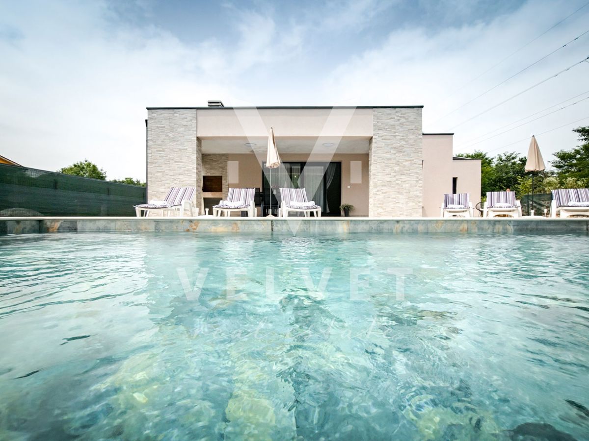 Labin, Istria, casa di nuova costruzione con piscina