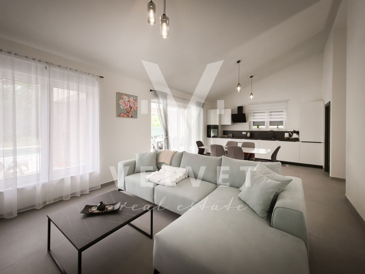 Labin, Istria, casa di nuova costruzione con piscina