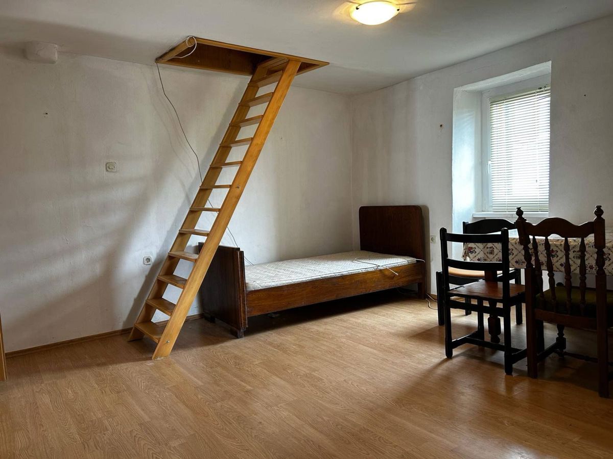 Casa in pietra con terreno agricolo, Potpićan